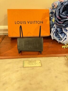 Authentic Louis Vuitton Black Epi Leather Key Holder